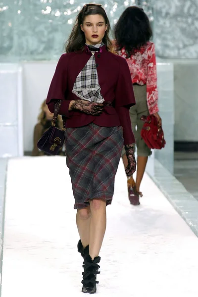 Look 27